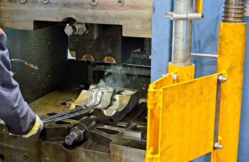 Prozess von Aluminium Gesenkschmieden